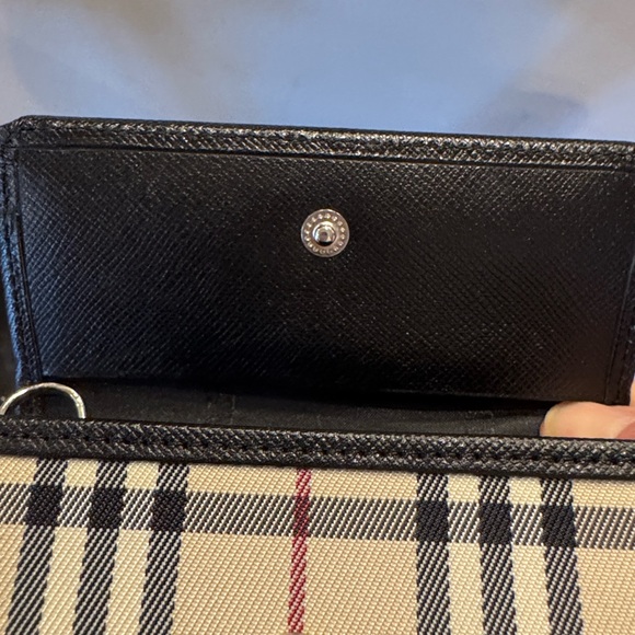 Burberry Checkered Beige and Black with red Card Holder - Picture 2 of 10